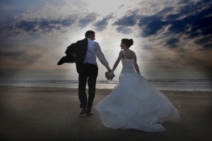 Mariés sur la plage de Deauvile - jp copitet photographe portraitiste à bernay et Beaumont le roger eure